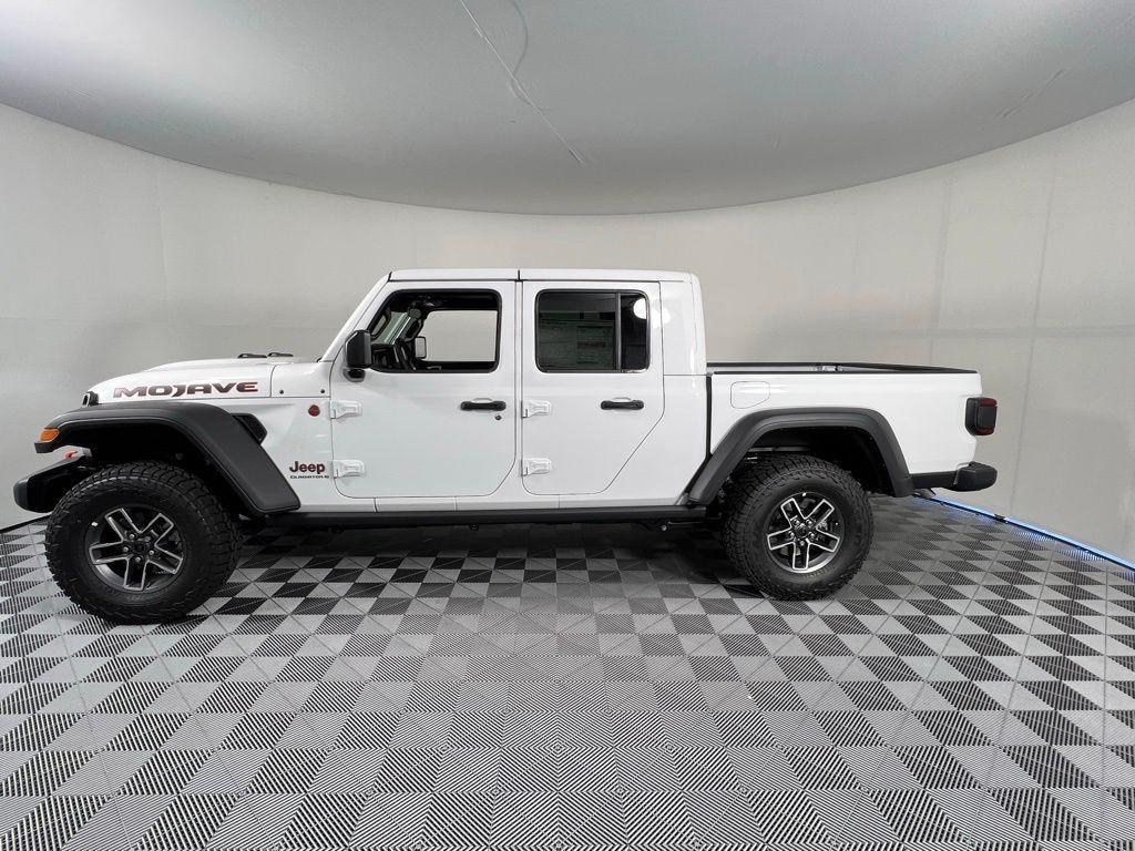 new 2025 Jeep Gladiator car, priced at $44,567