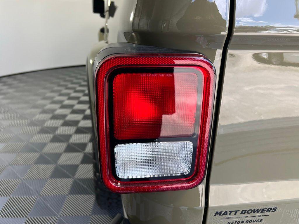 new 2025 Jeep Gladiator car, priced at $43,160