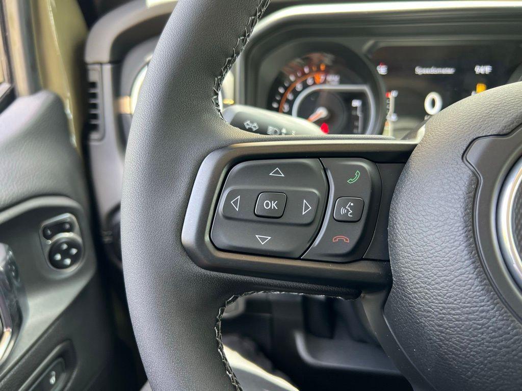 new 2025 Jeep Gladiator car, priced at $43,160