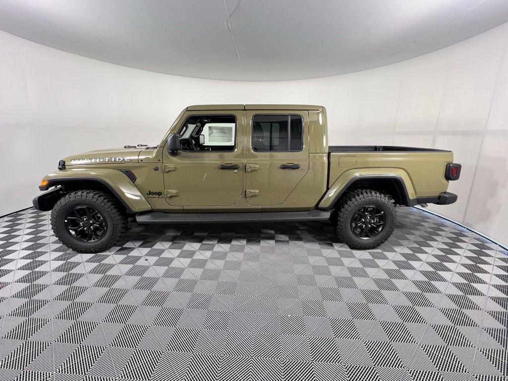 new 2025 Jeep Gladiator car, priced at $43,160