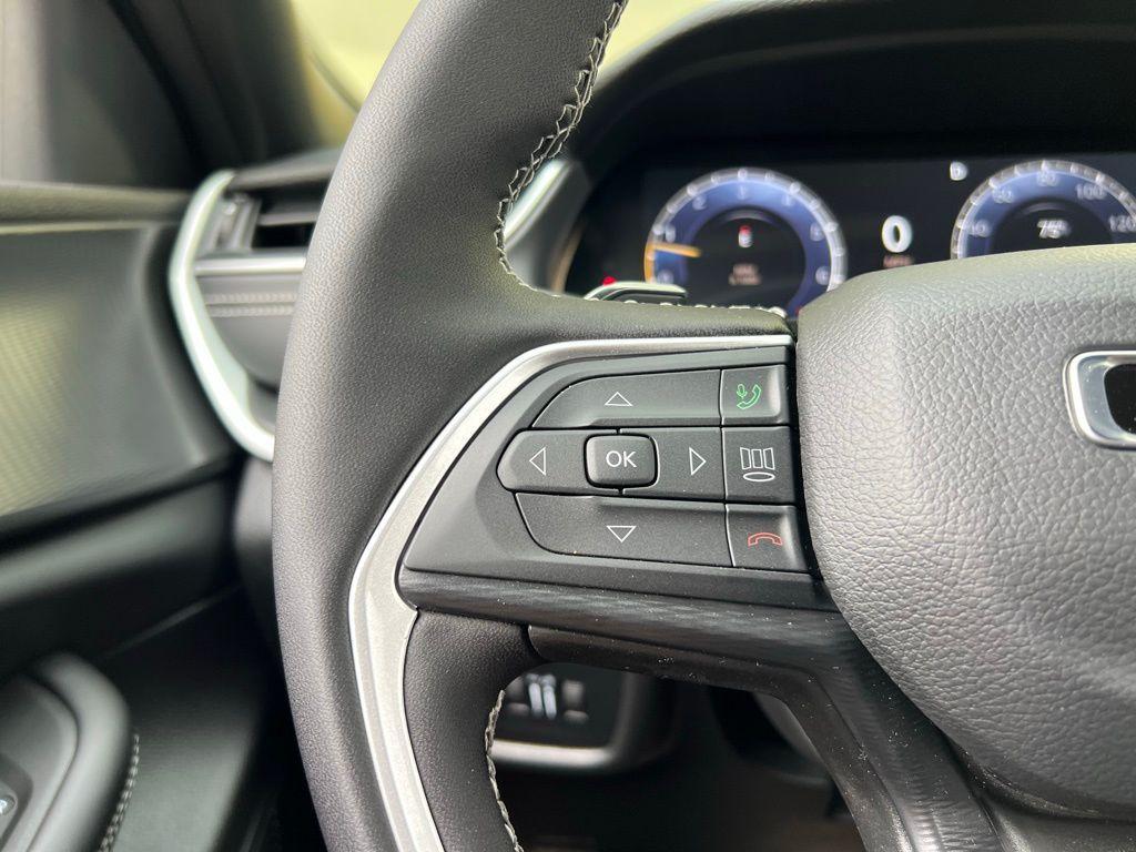 new 2025 Jeep Grand Cherokee L car, priced at $40,598