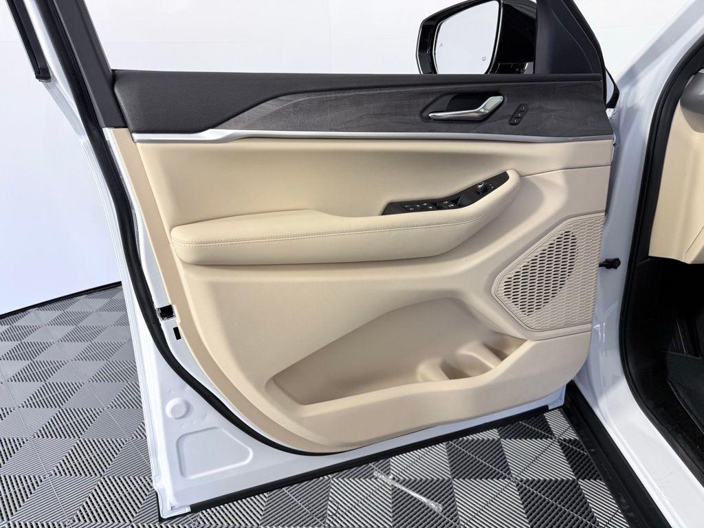 new 2025 Jeep Grand Cherokee L car, priced at $45,740