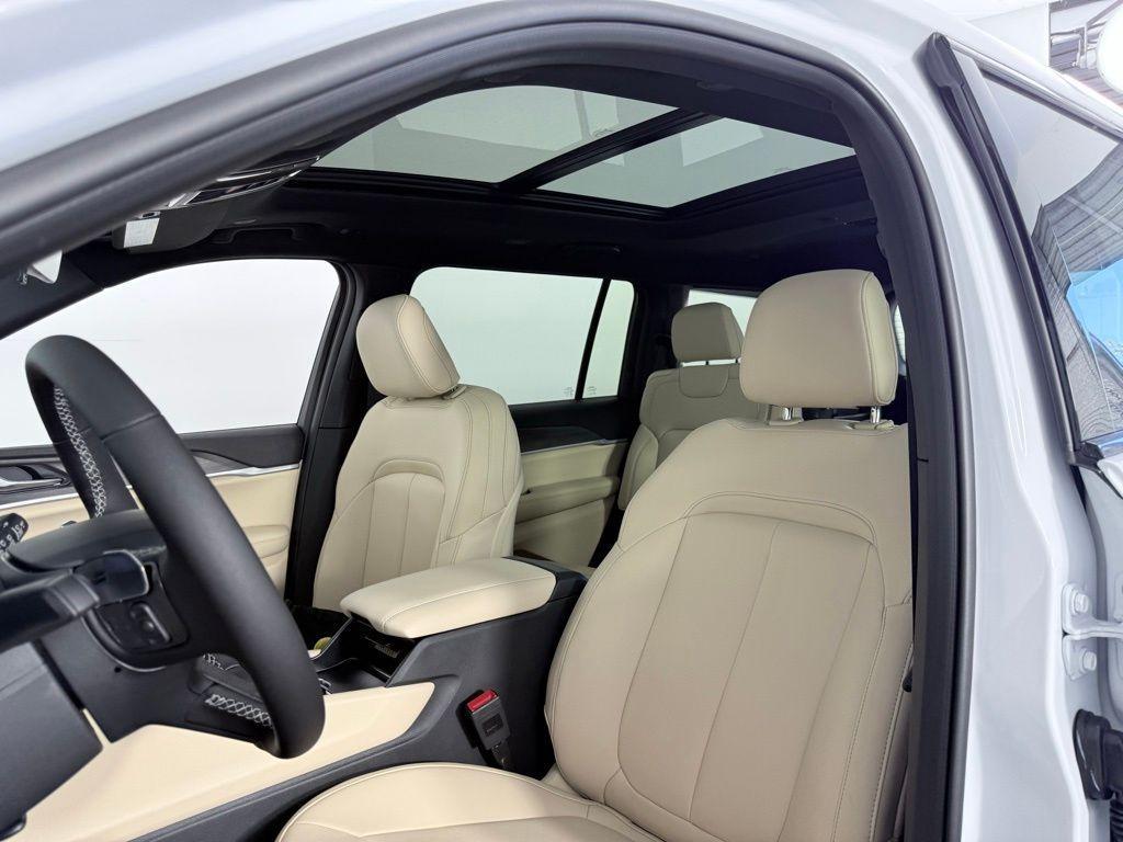 new 2025 Jeep Grand Cherokee L car, priced at $45,740