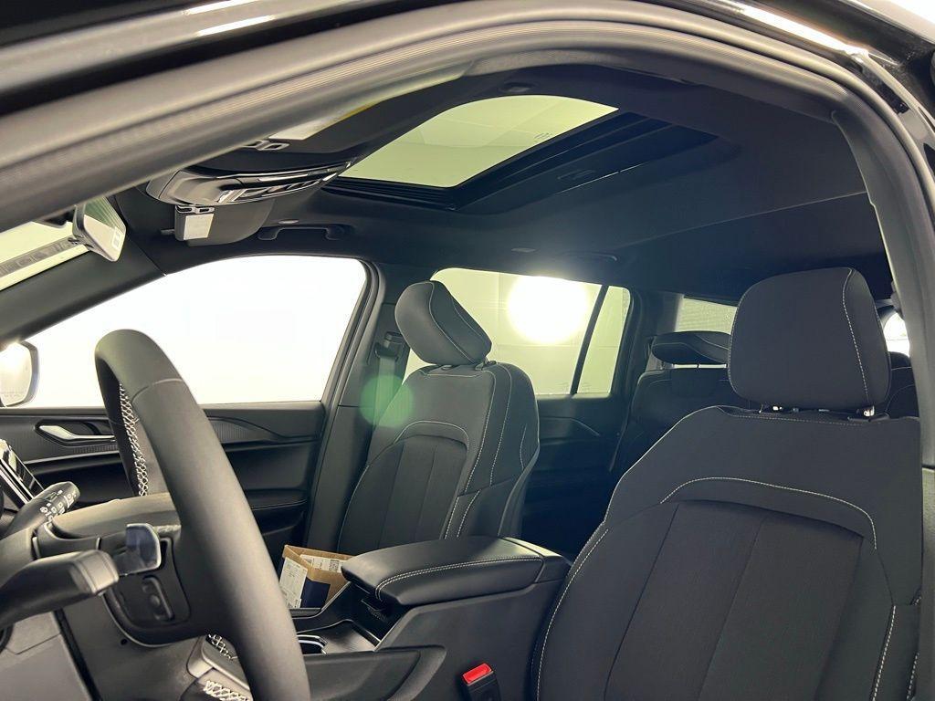 new 2025 Jeep Grand Cherokee L car, priced at $33,348