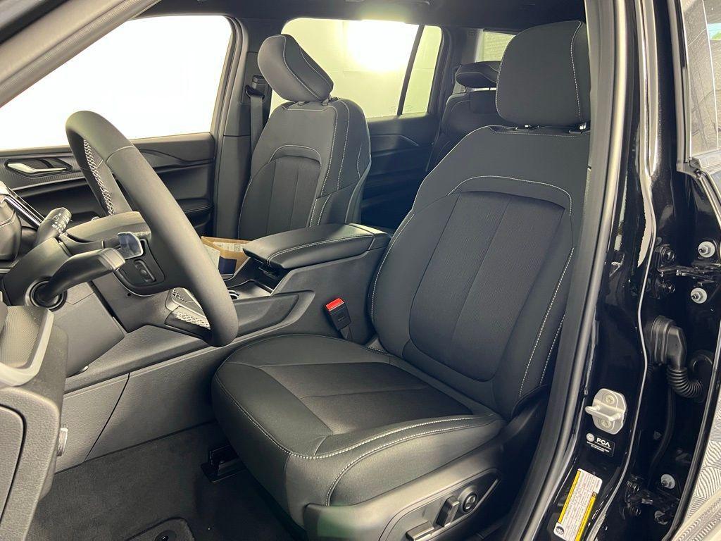 new 2025 Jeep Grand Cherokee L car, priced at $33,348