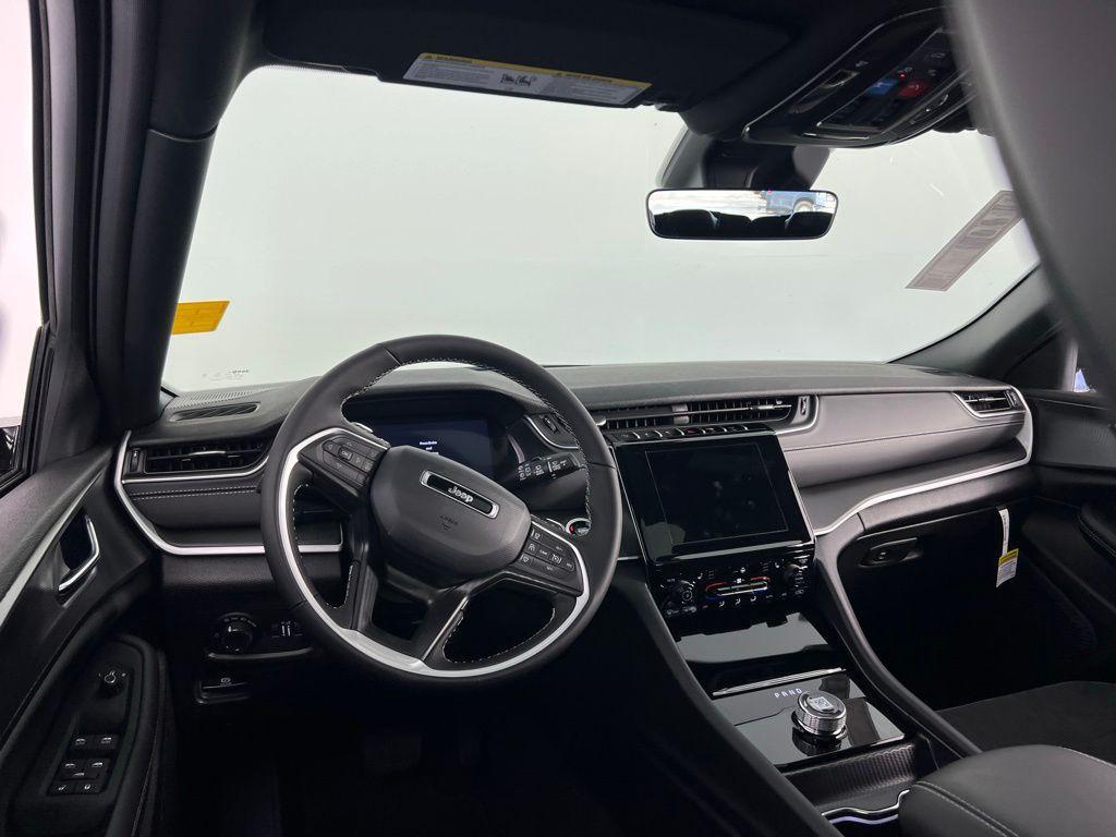 new 2025 Jeep Grand Cherokee L car, priced at $40,598