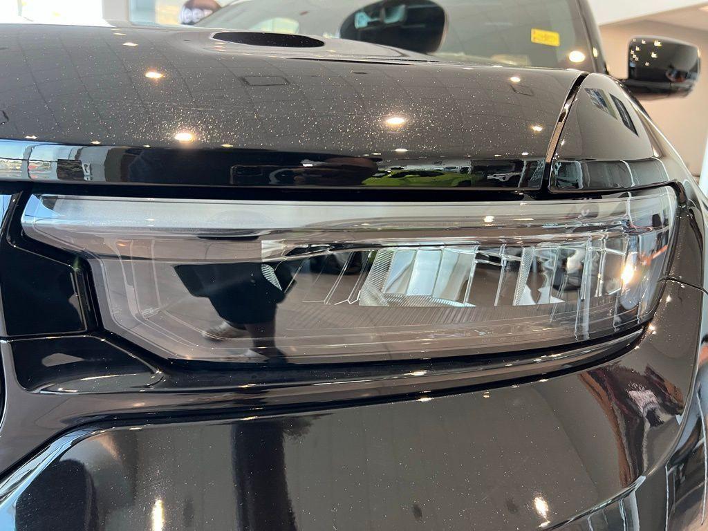 new 2025 Jeep Grand Cherokee car, priced at $58,945