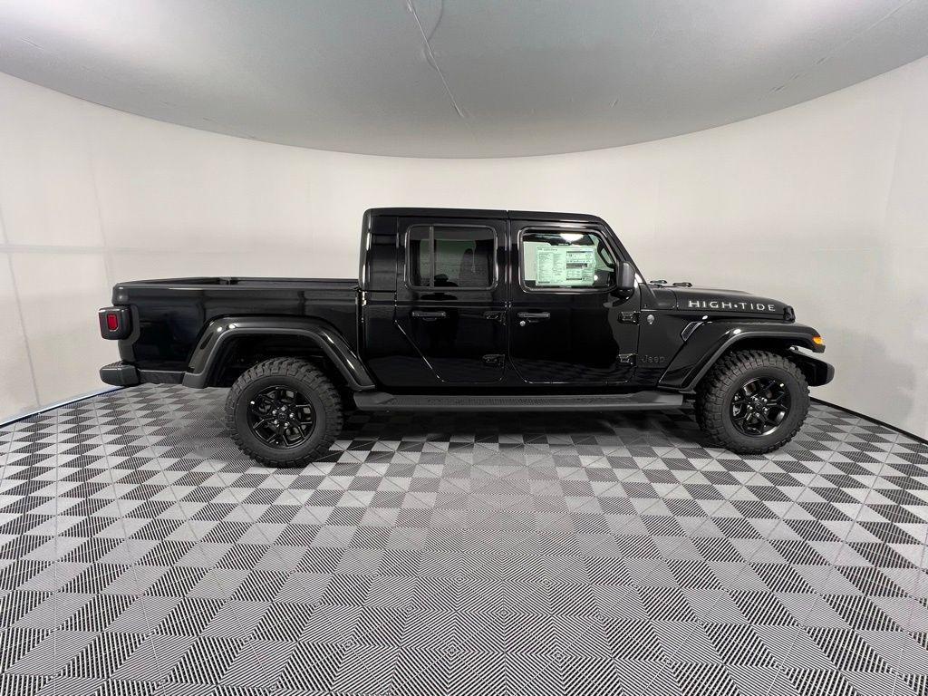 new 2025 Jeep Gladiator car, priced at $43,160