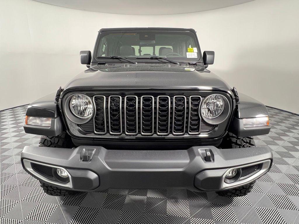 new 2025 Jeep Gladiator car, priced at $43,160