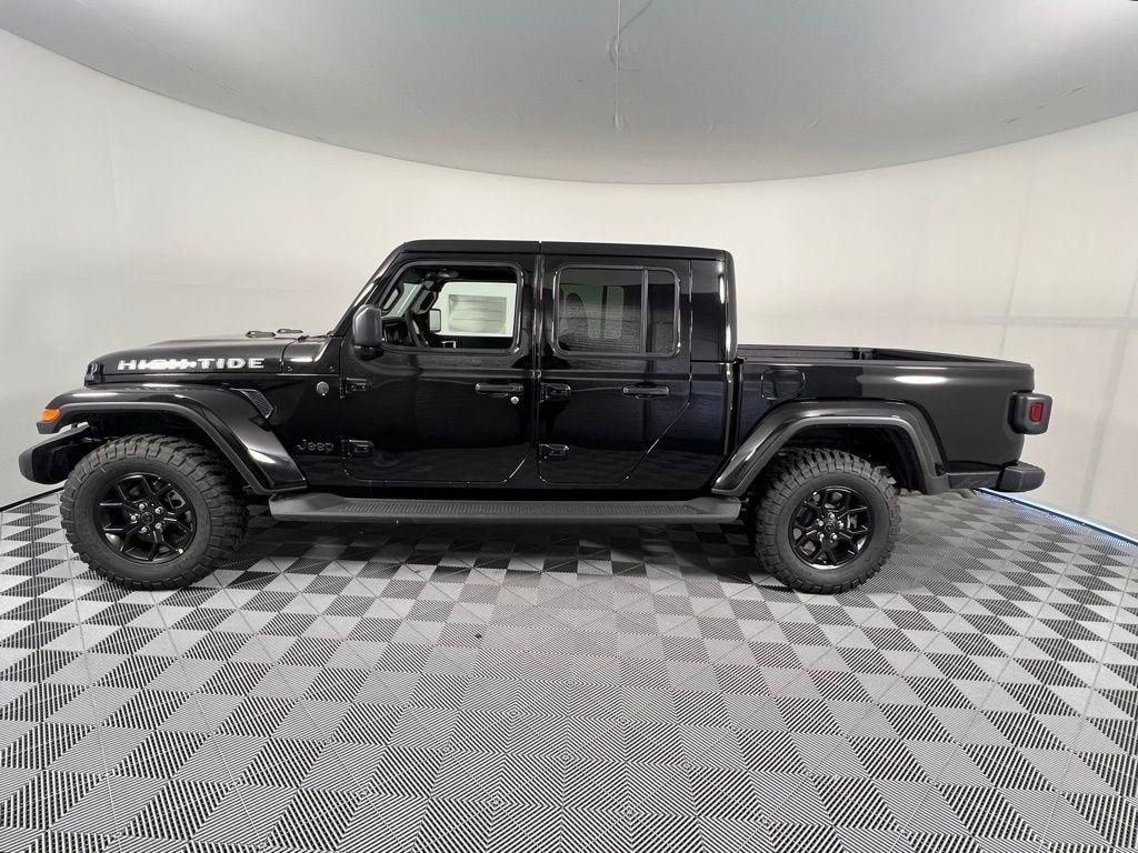 new 2025 Jeep Gladiator car, priced at $43,160