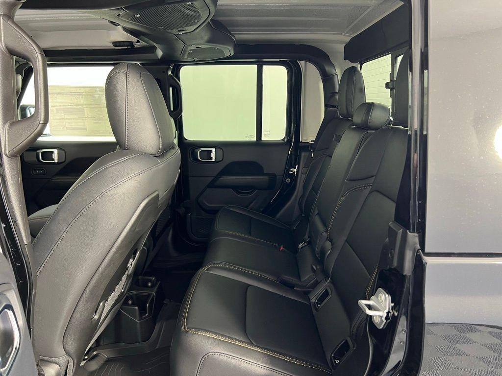 new 2025 Jeep Gladiator car, priced at $43,160