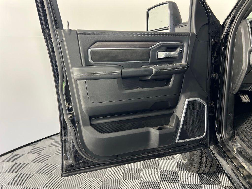 new 2025 Ram 2500 car, priced at $76,333