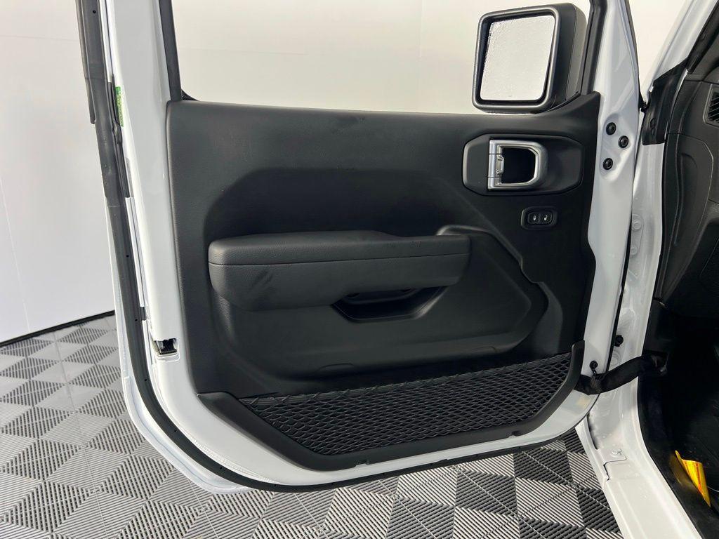 new 2025 Jeep Wrangler car, priced at $27,760