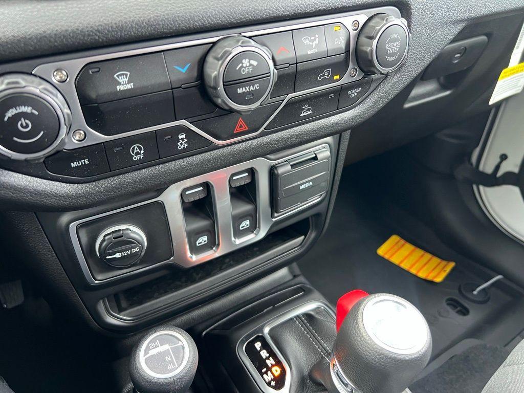 new 2025 Jeep Wrangler car, priced at $27,760