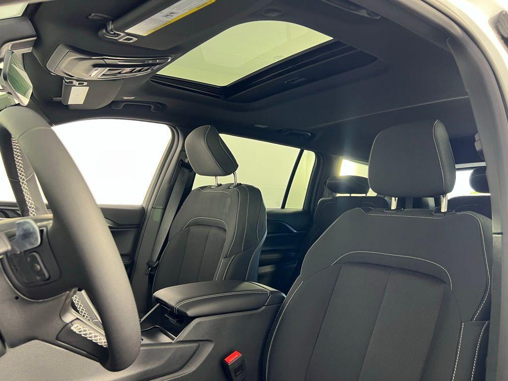 new 2025 Jeep Grand Cherokee L car, priced at $34,253