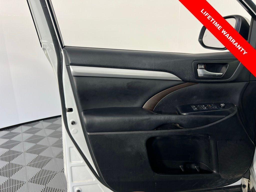 used 2018 Toyota Highlander car, priced at $19,499