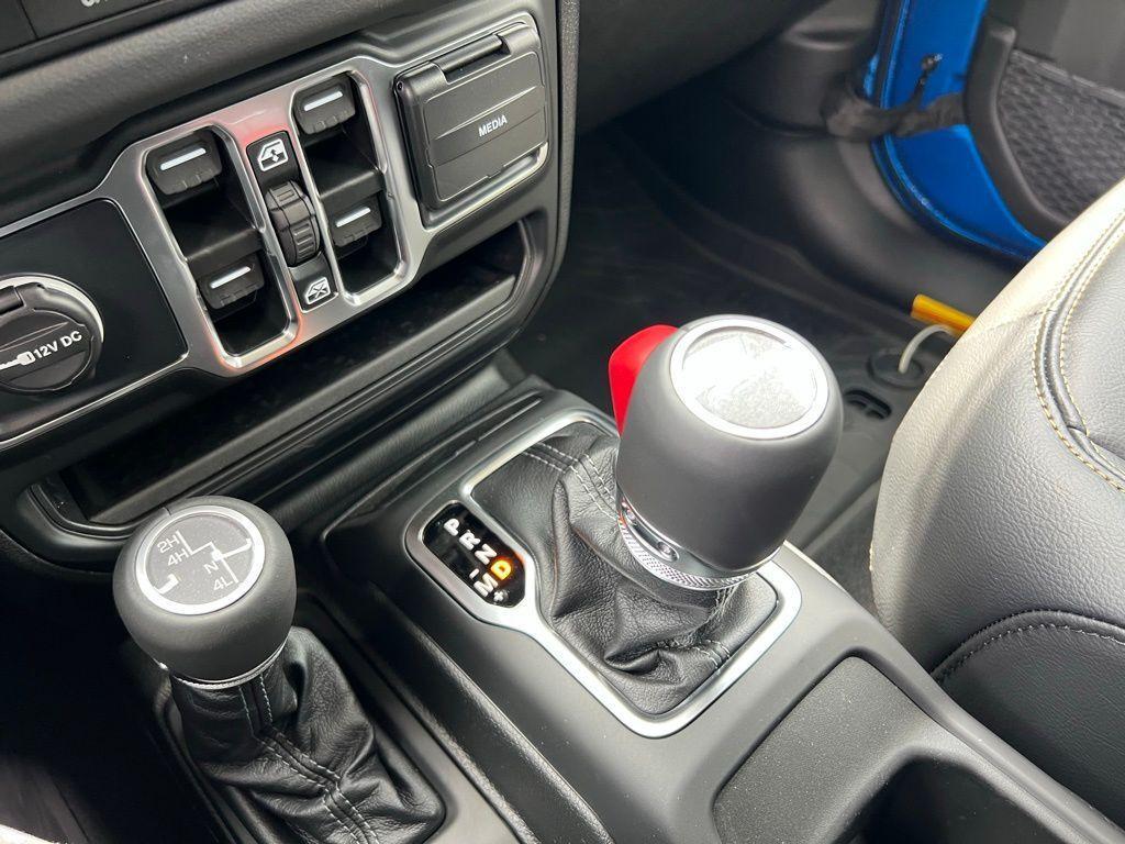 new 2025 Jeep Gladiator car, priced at $48,910