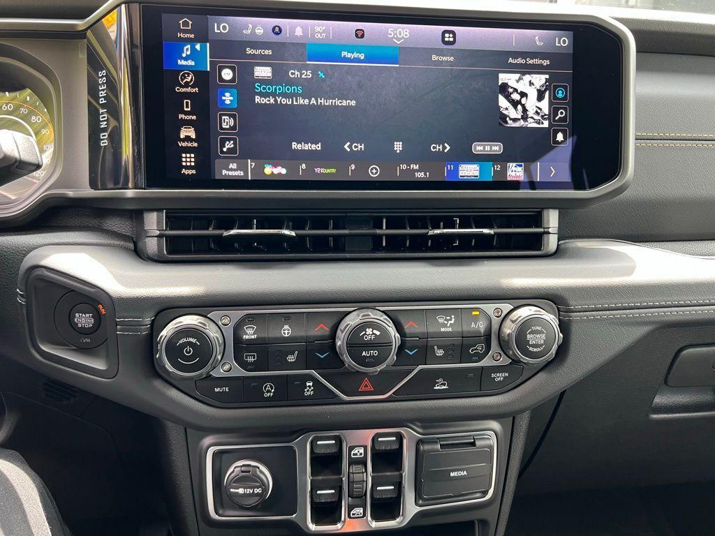 new 2025 Jeep Gladiator car, priced at $48,910