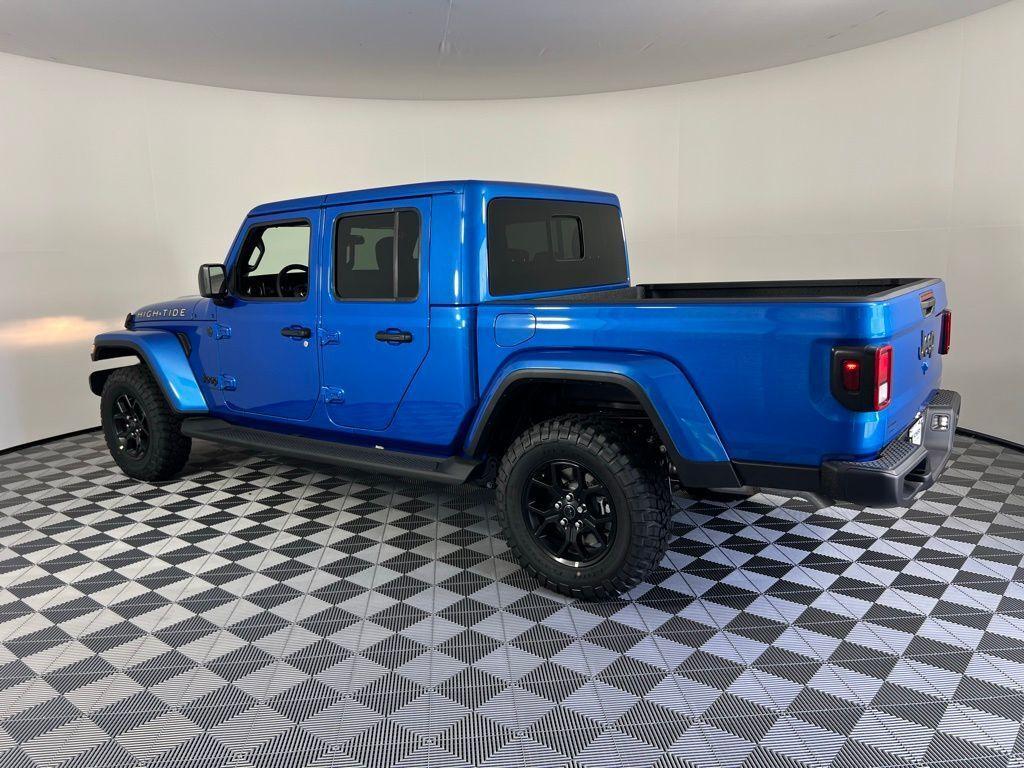 new 2025 Jeep Gladiator car, priced at $48,910