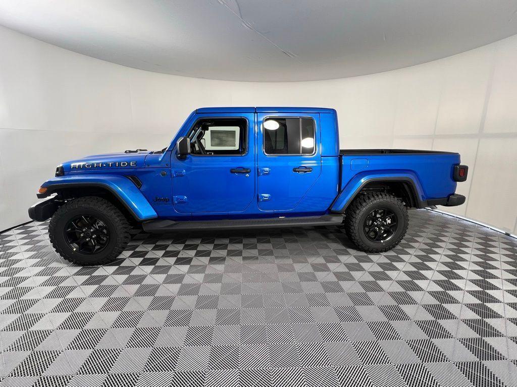 new 2025 Jeep Gladiator car, priced at $48,910