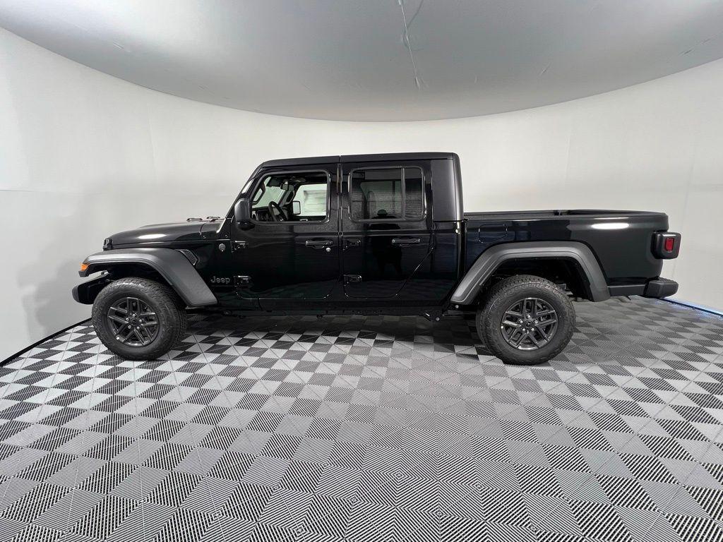 new 2025 Jeep Gladiator car, priced at $41,855
