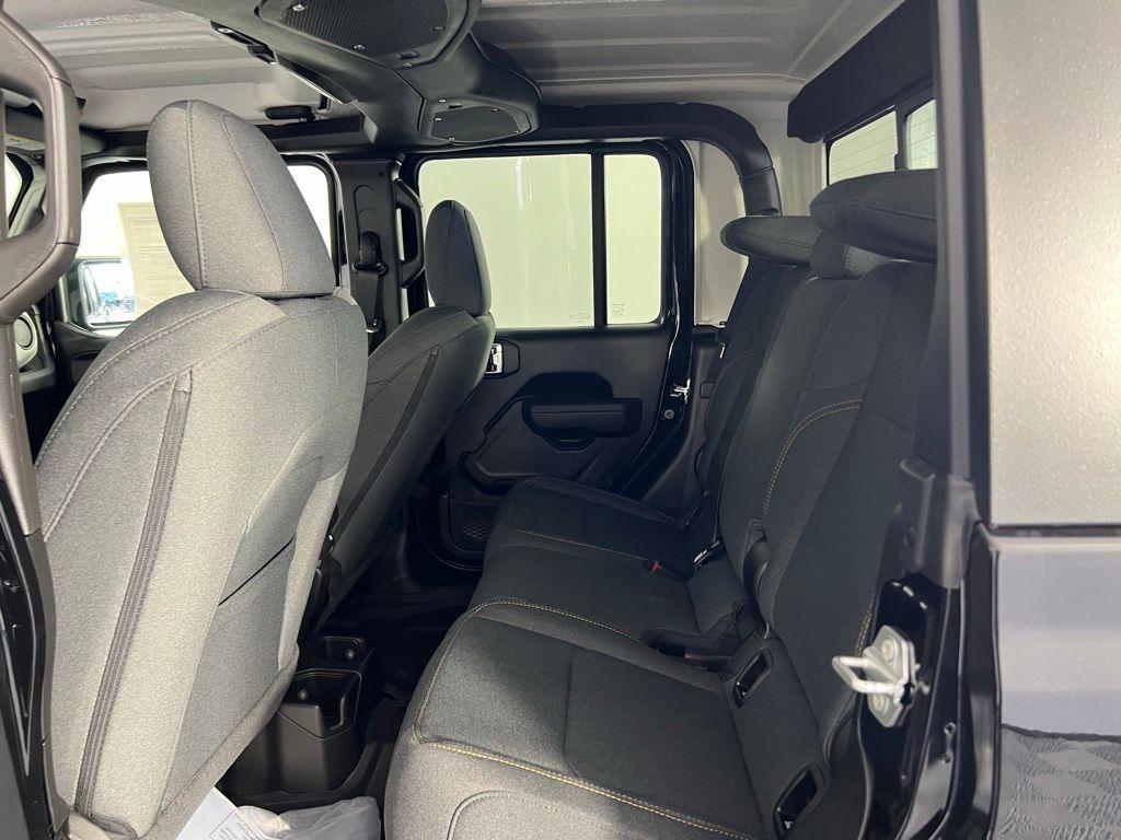 new 2025 Jeep Gladiator car, priced at $41,855