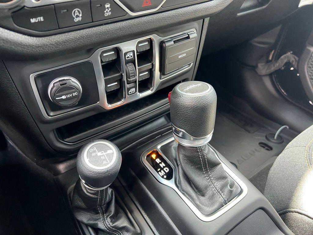 new 2025 Jeep Gladiator car, priced at $41,855