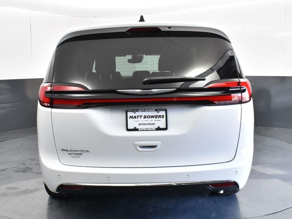 new 2025 Chrysler Pacifica car