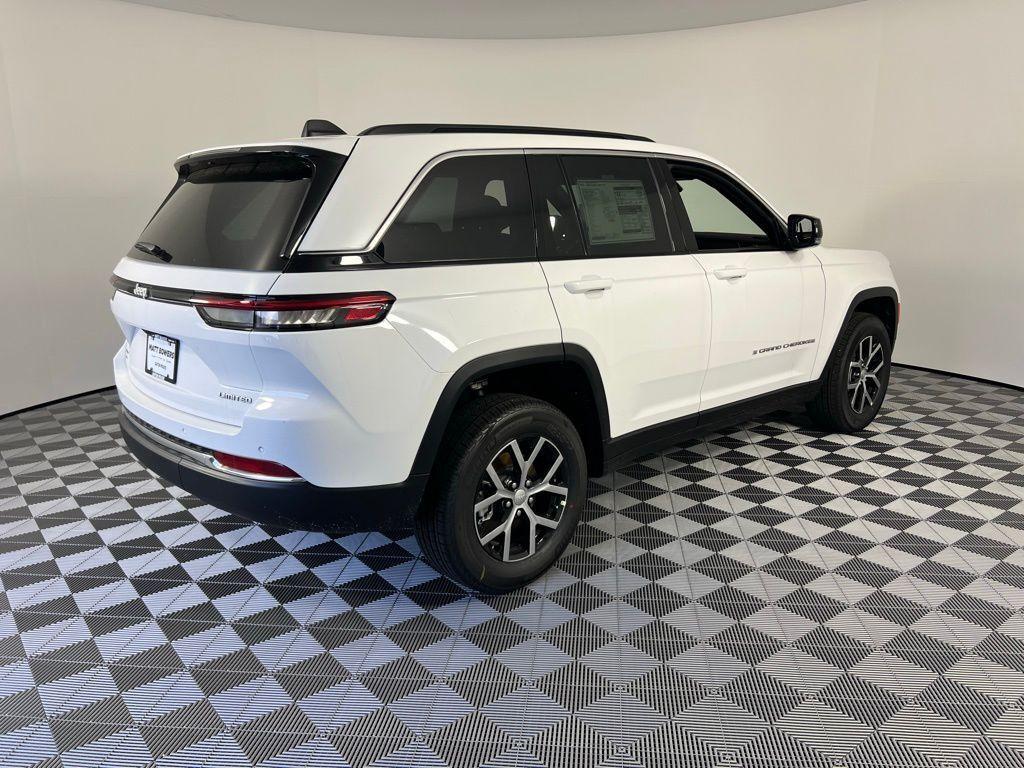 new 2025 Jeep Grand Cherokee car, priced at $36,900
