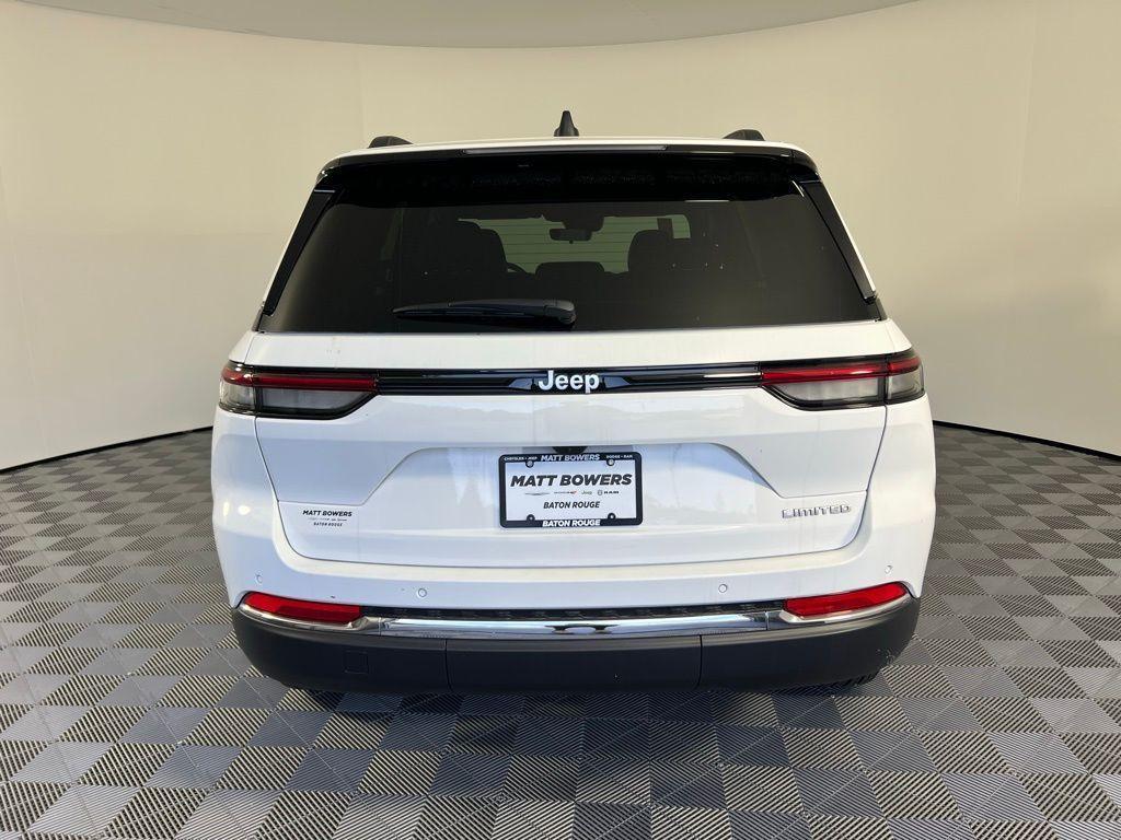 new 2025 Jeep Grand Cherokee car, priced at $36,900