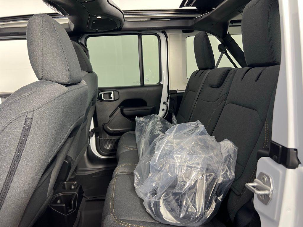 new 2025 Jeep Wrangler car, priced at $47,180