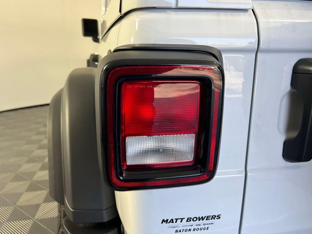 new 2025 Jeep Wrangler car, priced at $47,180