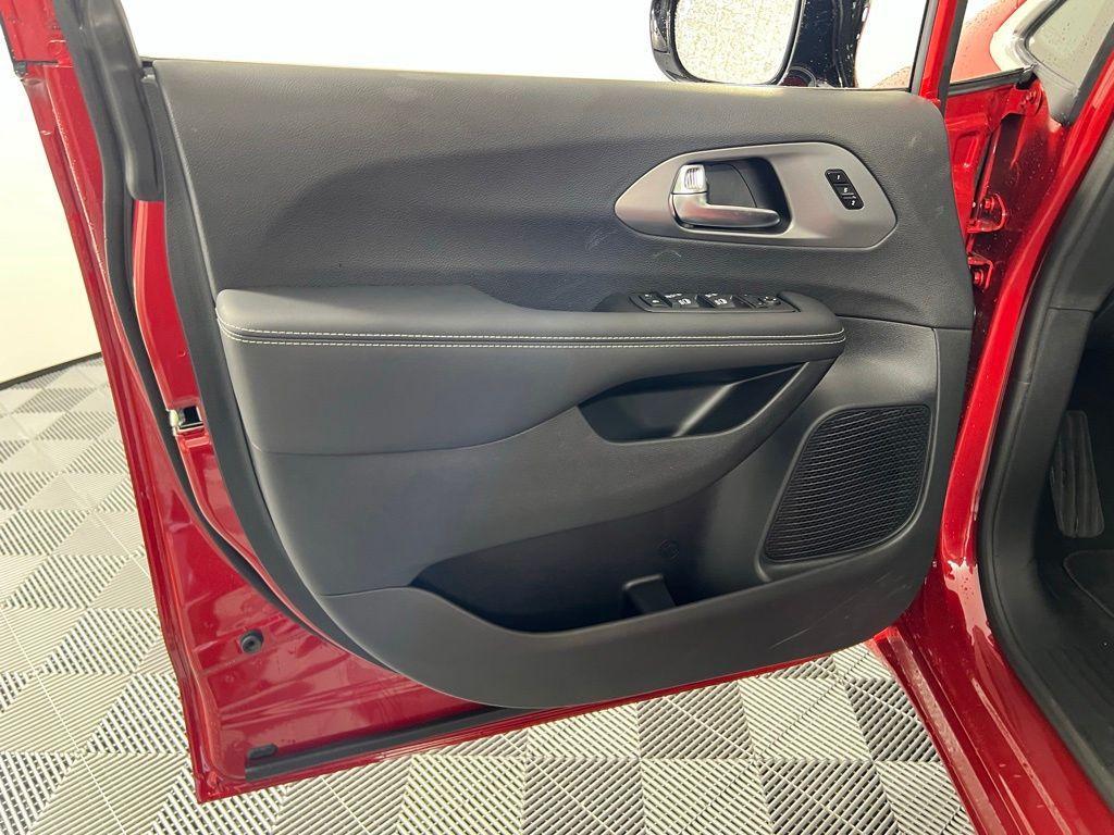 new 2026 Chrysler Pacifica car