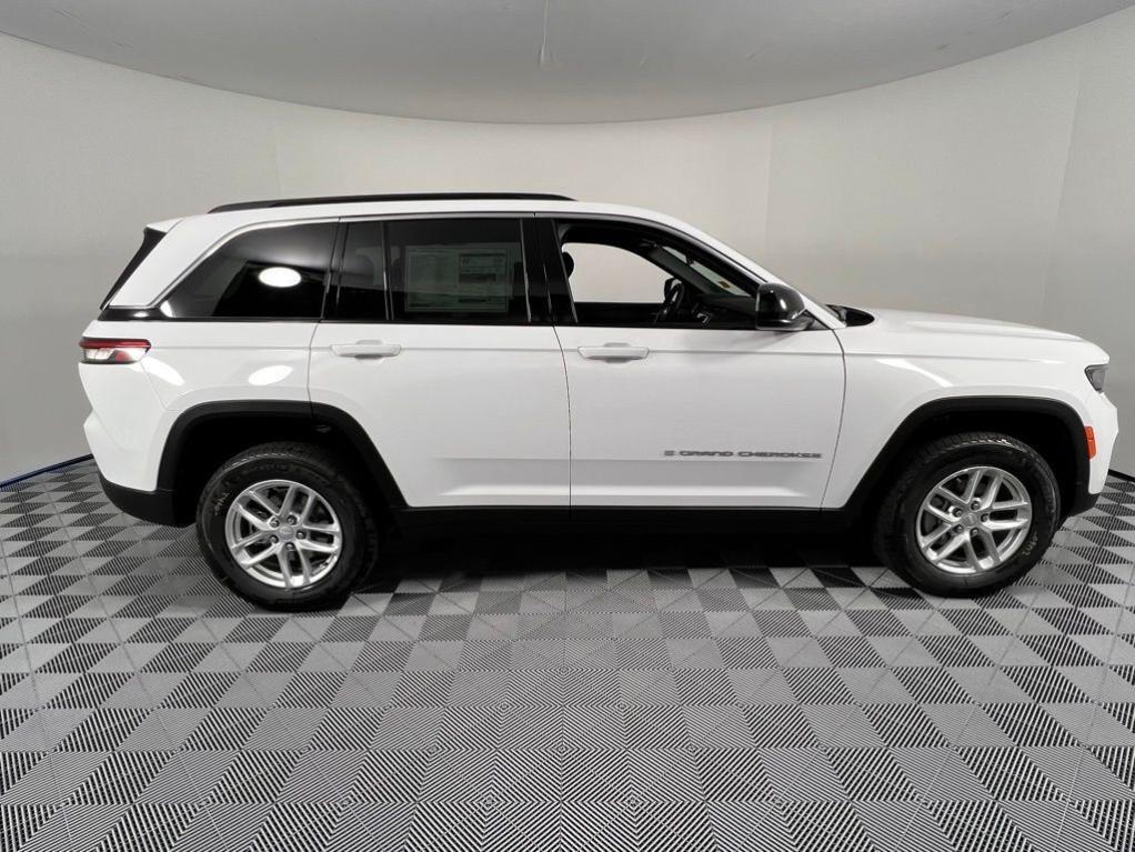 new 2025 Jeep Grand Cherokee car, priced at $33,570