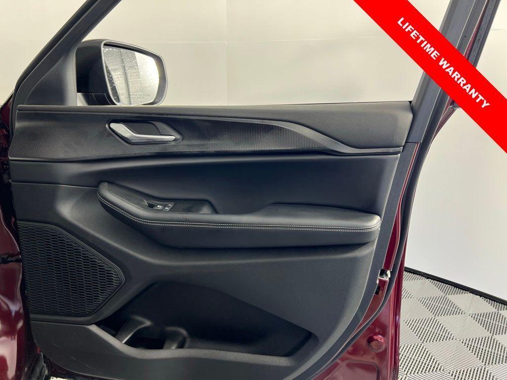 used 2025 Jeep Grand Cherokee car