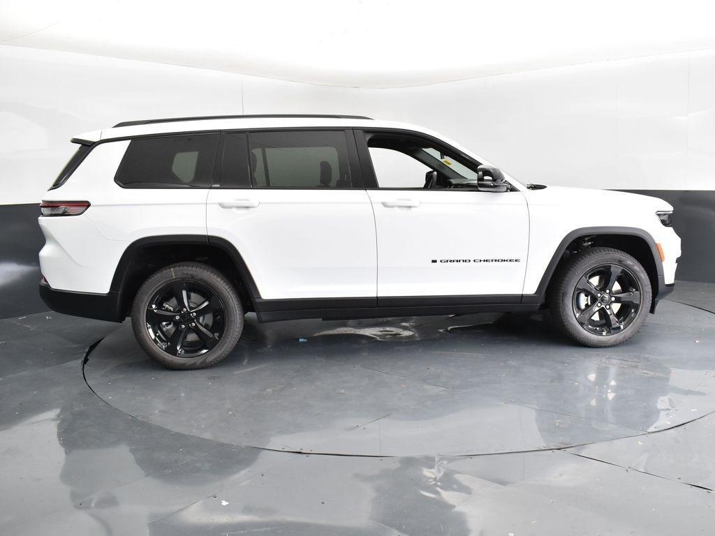 new 2025 Jeep Grand Cherokee L car, priced at $40,425