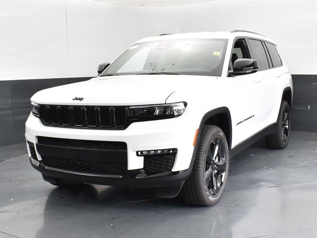 new 2025 Jeep Grand Cherokee L car, priced at $40,425