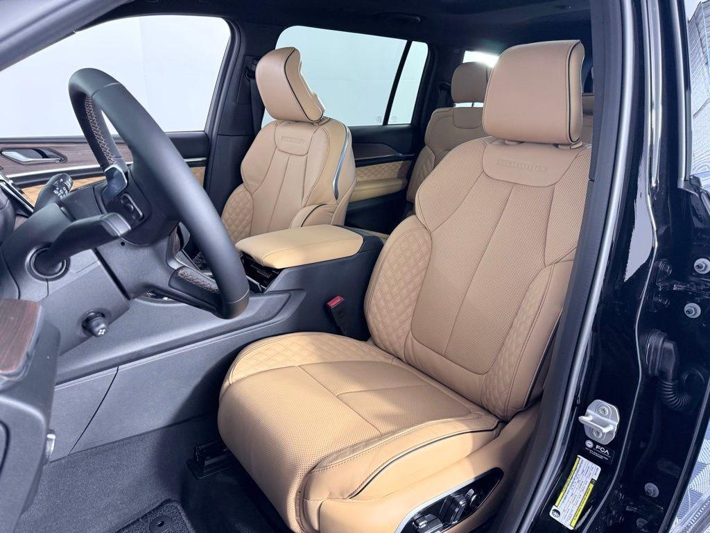 new 2025 Jeep Grand Cherokee L car, priced at $59,193