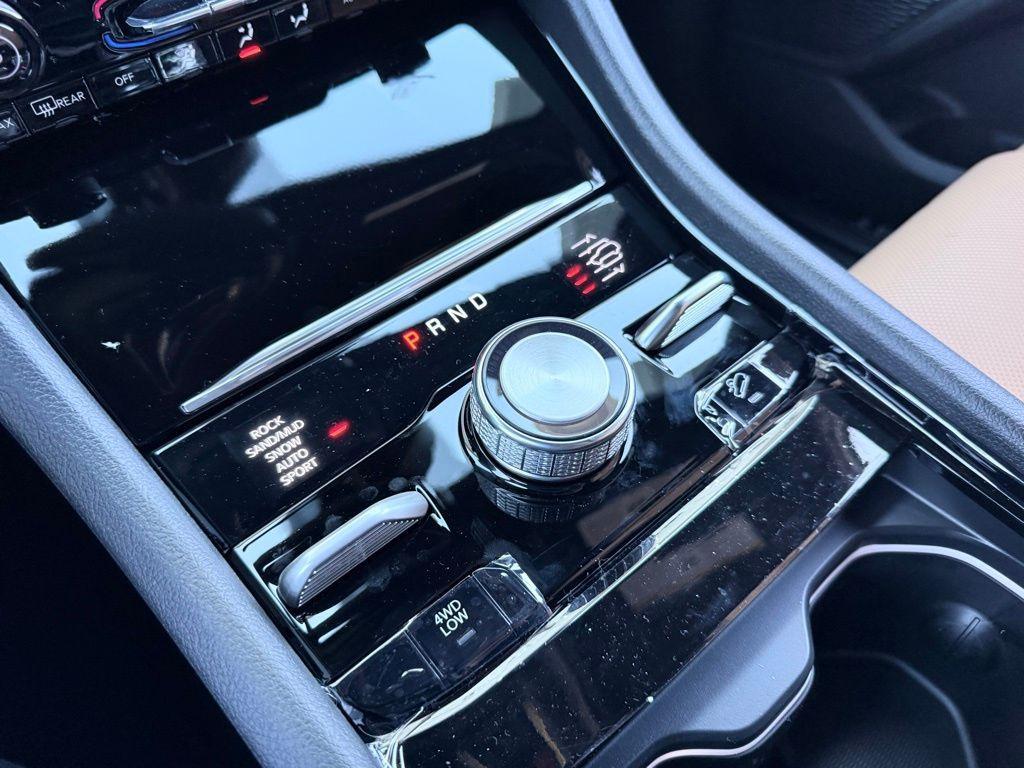 new 2025 Jeep Grand Cherokee L car, priced at $59,193