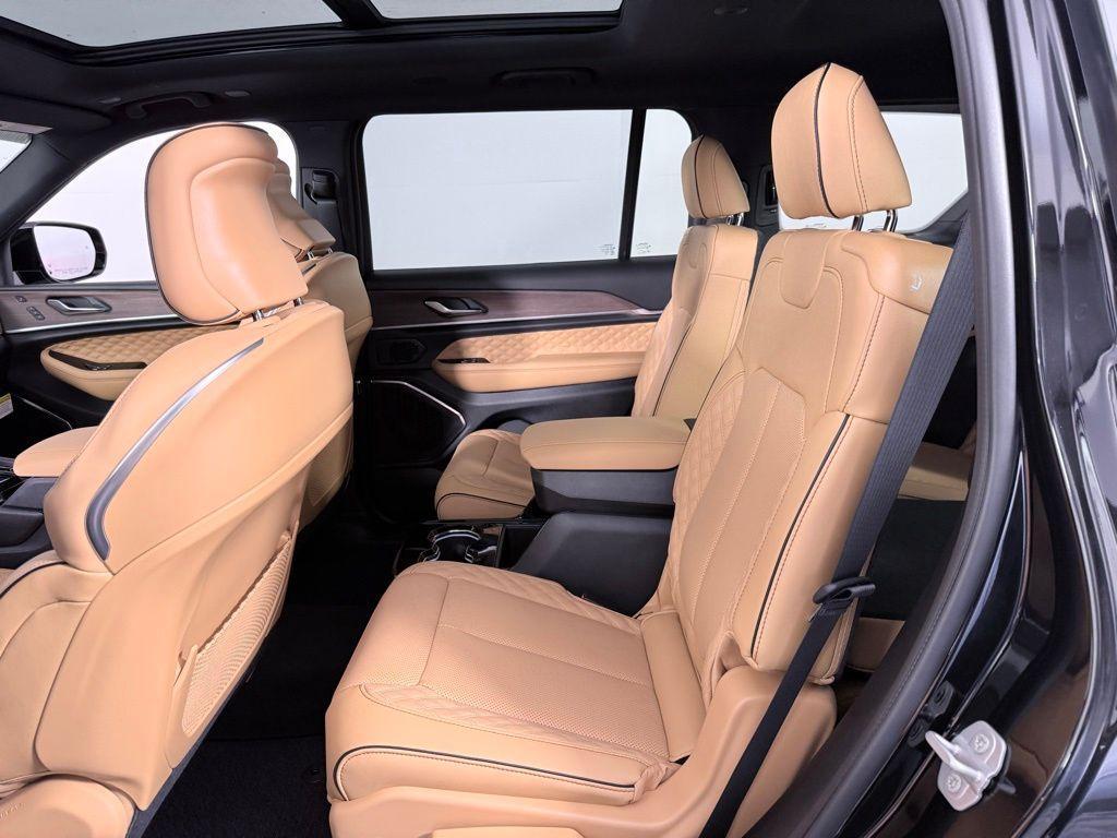 new 2025 Jeep Grand Cherokee L car, priced at $59,193