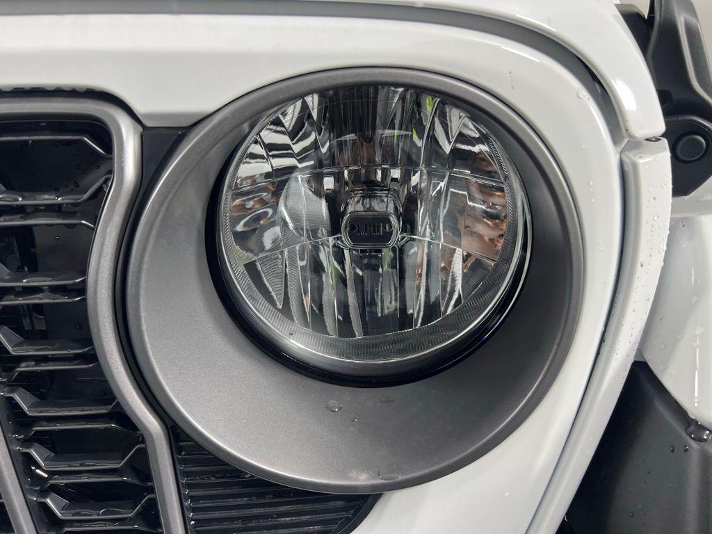 new 2025 Jeep Gladiator car, priced at $46,905
