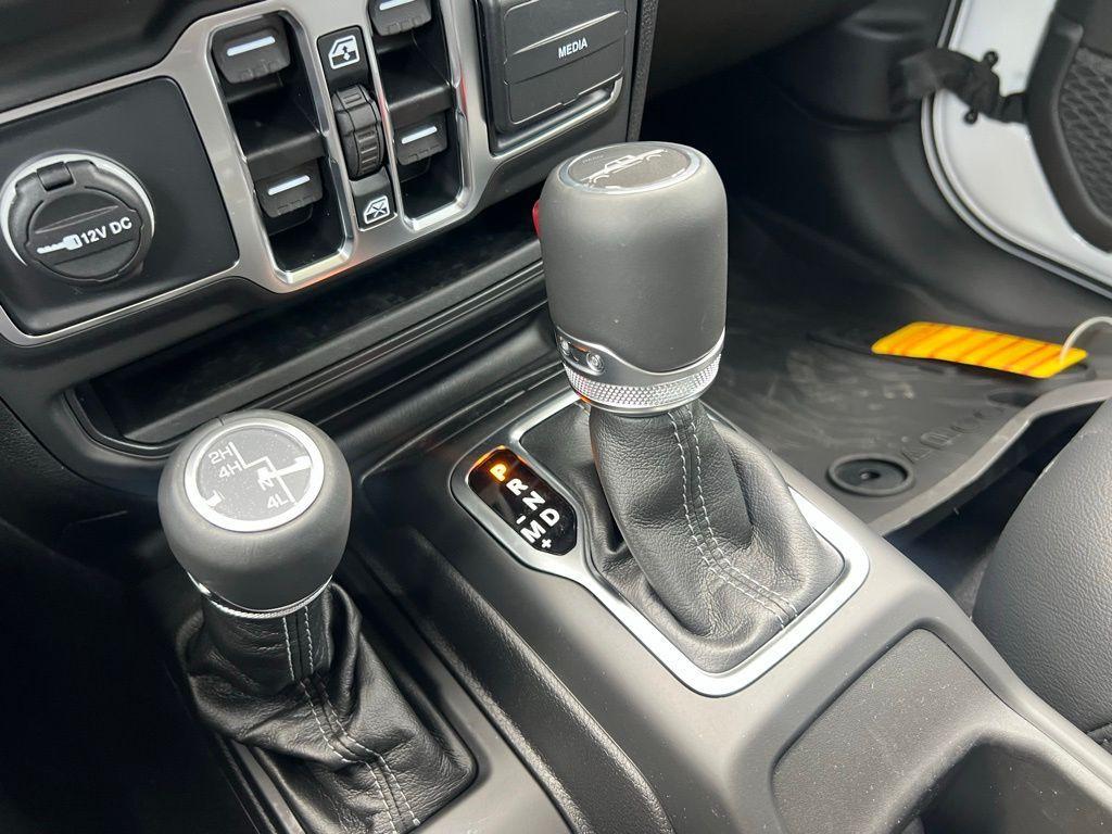 new 2025 Jeep Gladiator car, priced at $46,905