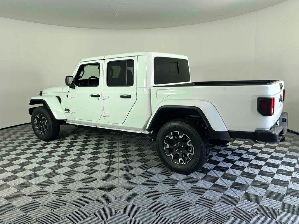 new 2025 Jeep Gladiator car, priced at $46,905