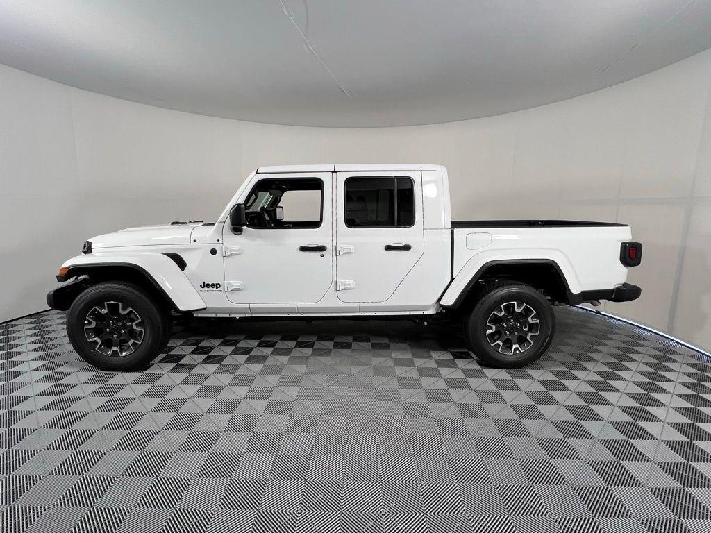 new 2025 Jeep Gladiator car, priced at $46,905