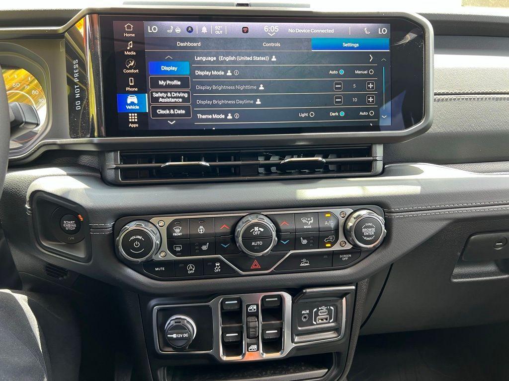 new 2025 Jeep Gladiator car, priced at $43,460