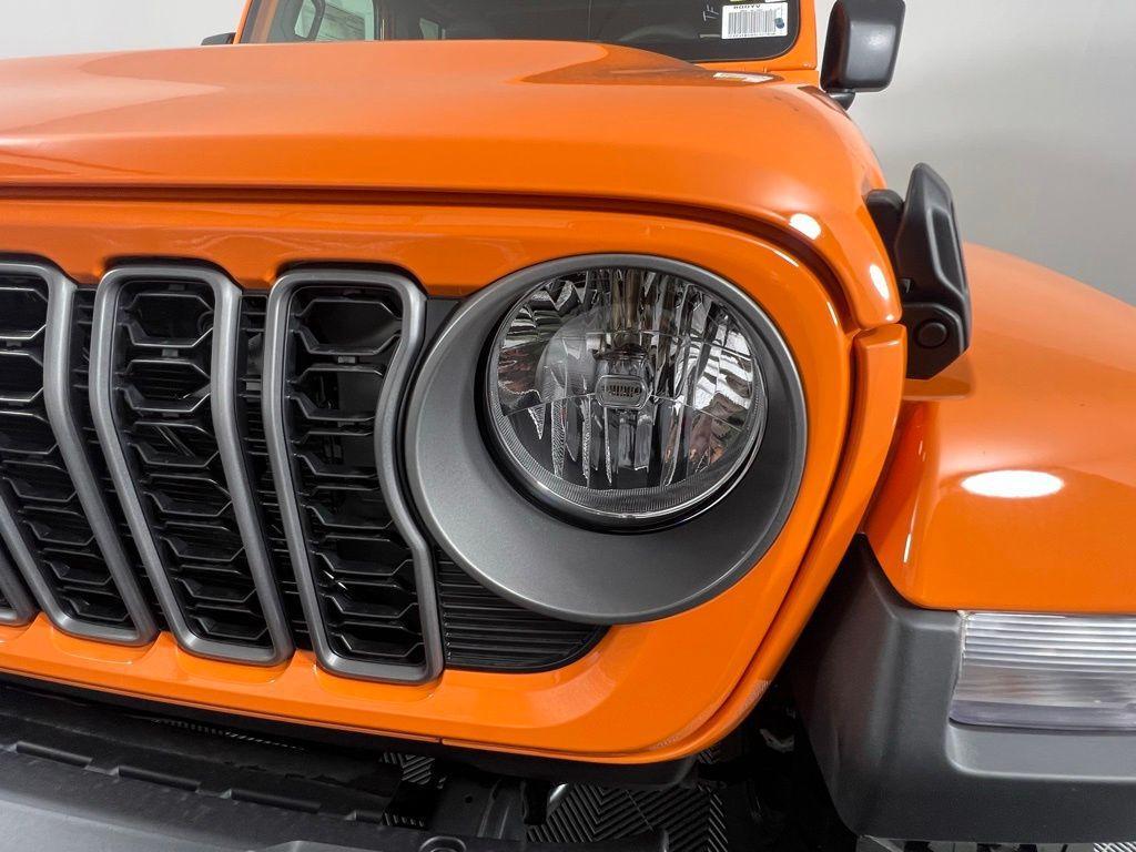 new 2025 Jeep Gladiator car, priced at $43,460