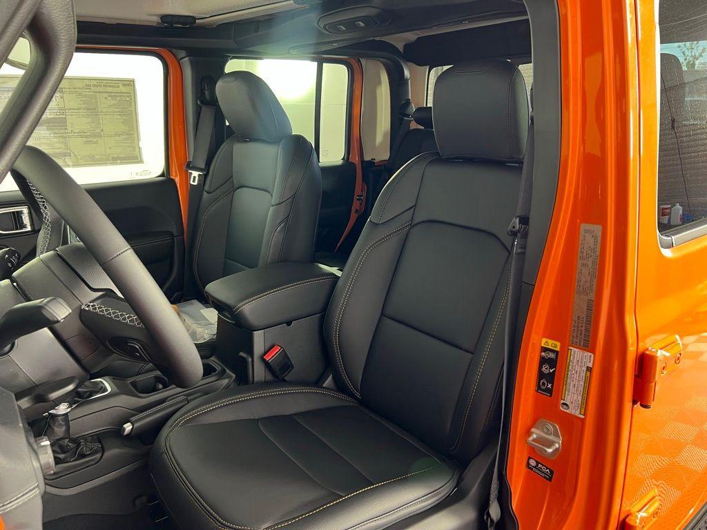new 2025 Jeep Gladiator car, priced at $43,460