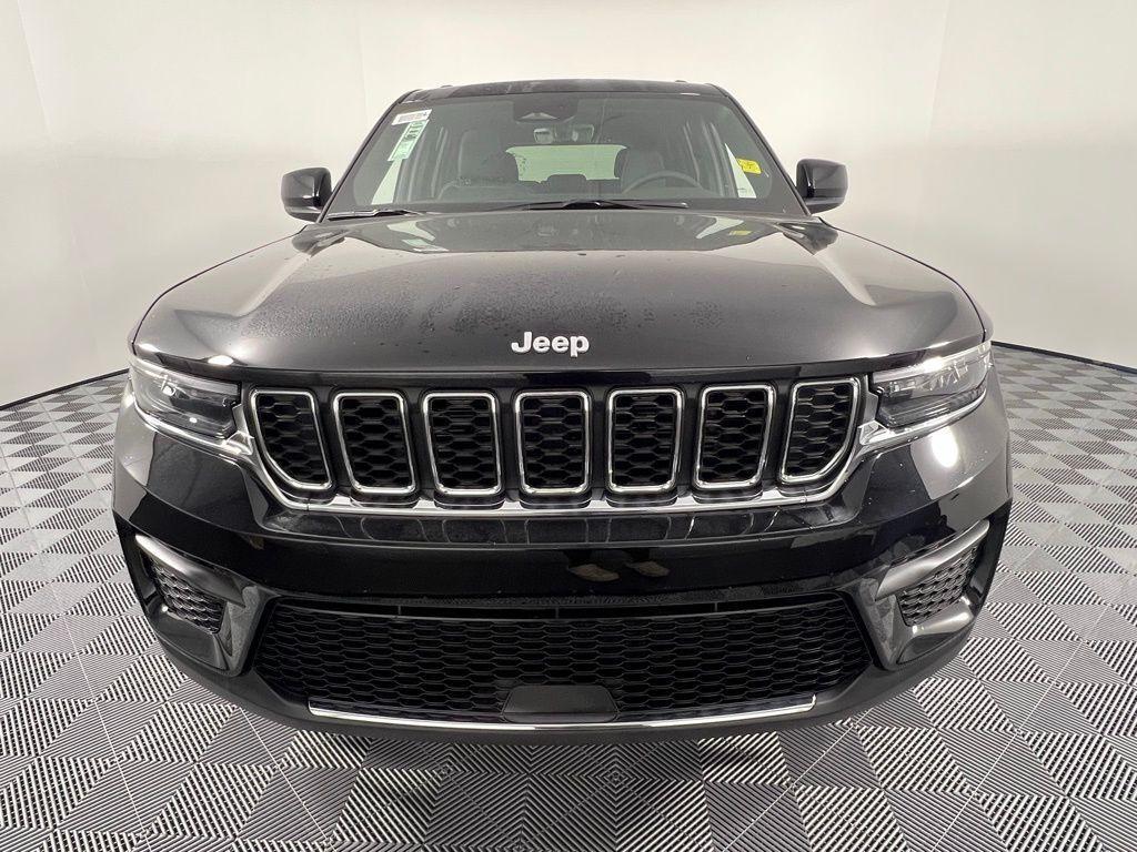 new 2025 Jeep Grand Cherokee car, priced at $31,375
