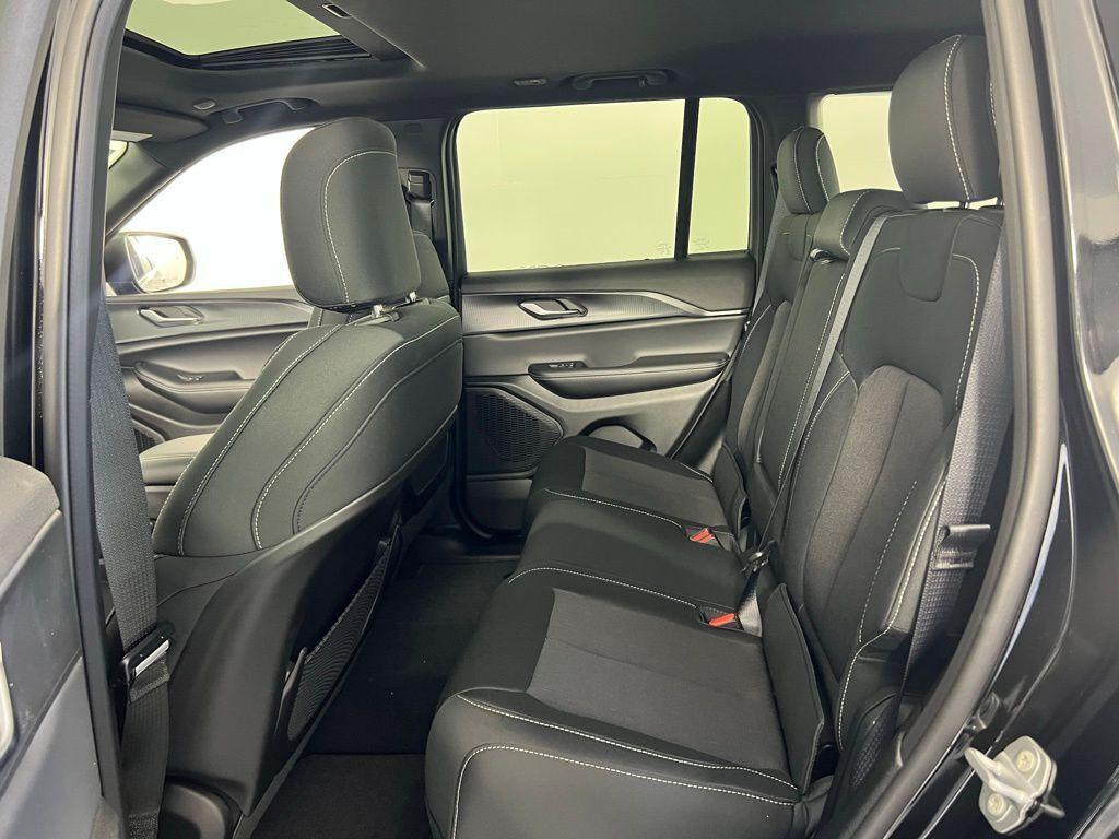new 2025 Jeep Grand Cherokee car, priced at $31,375