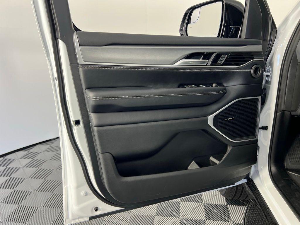 new 2025 Jeep Wagoneer car, priced at $70,075